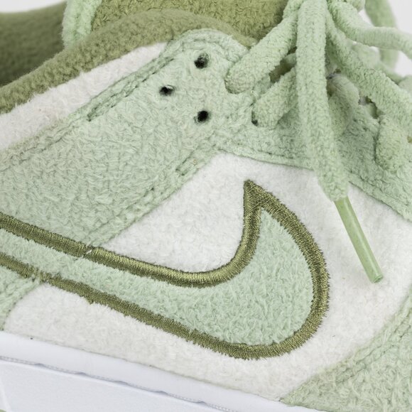 Sz 8.5 W Nike Dunk Low SE Fleece Pack Honeydew - Picture 3 of 13